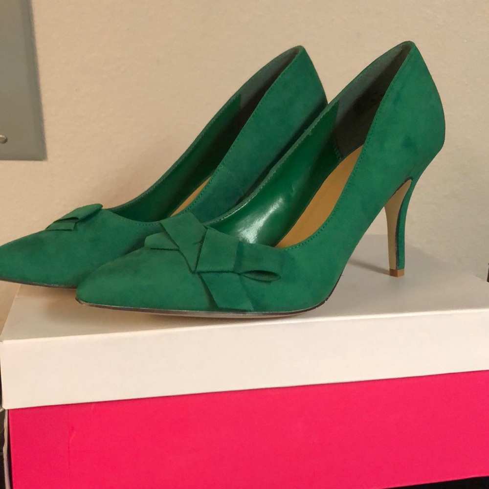 Just Fab Green heels